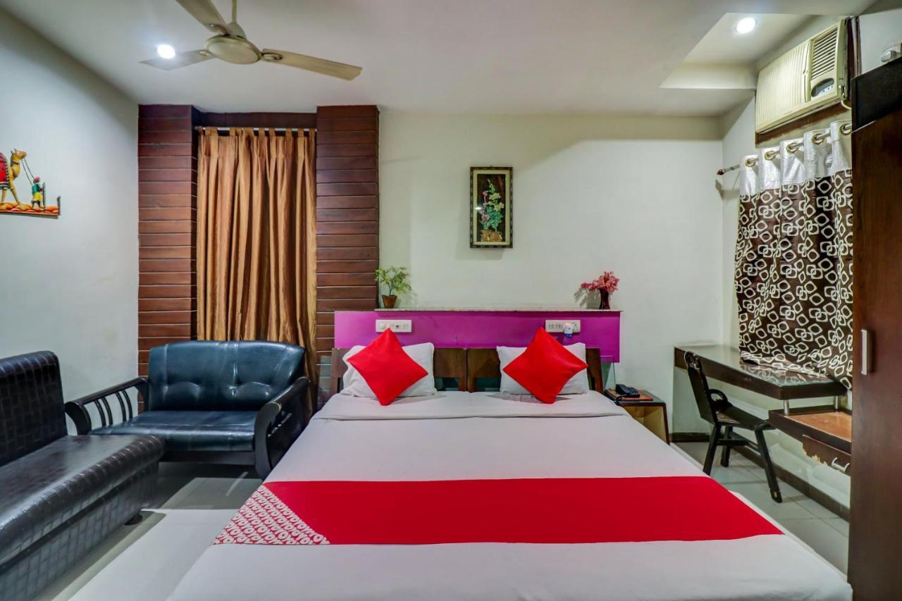 Oyo 61861 Hotel Dream Palace Durg Buitenkant foto