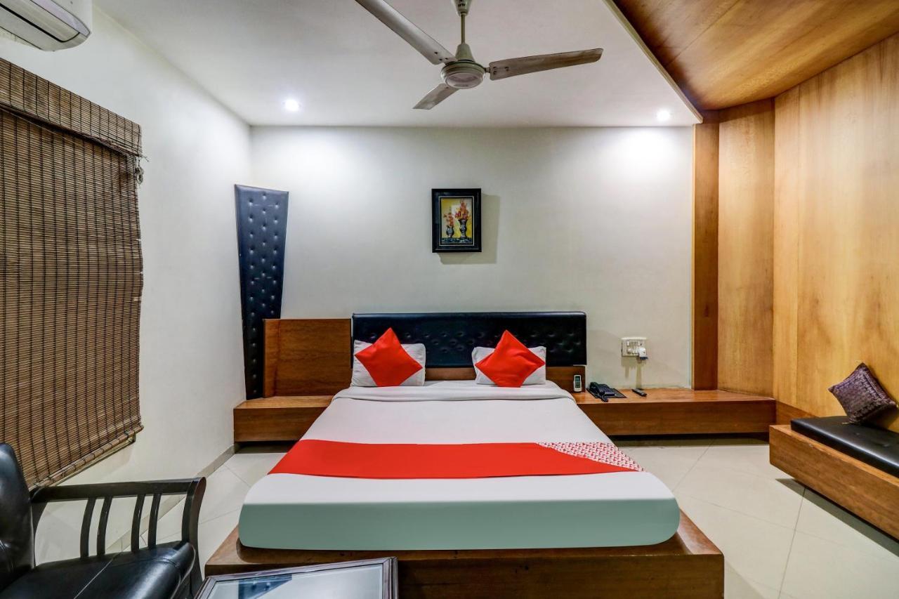 Oyo 61861 Hotel Dream Palace Durg Buitenkant foto